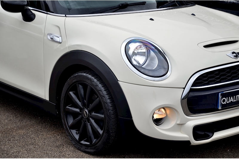 MINI Cooper SD 5dr CHILI Pack + Sat Nav + Visual Boost Radio + 1 Former Keeper Image 16