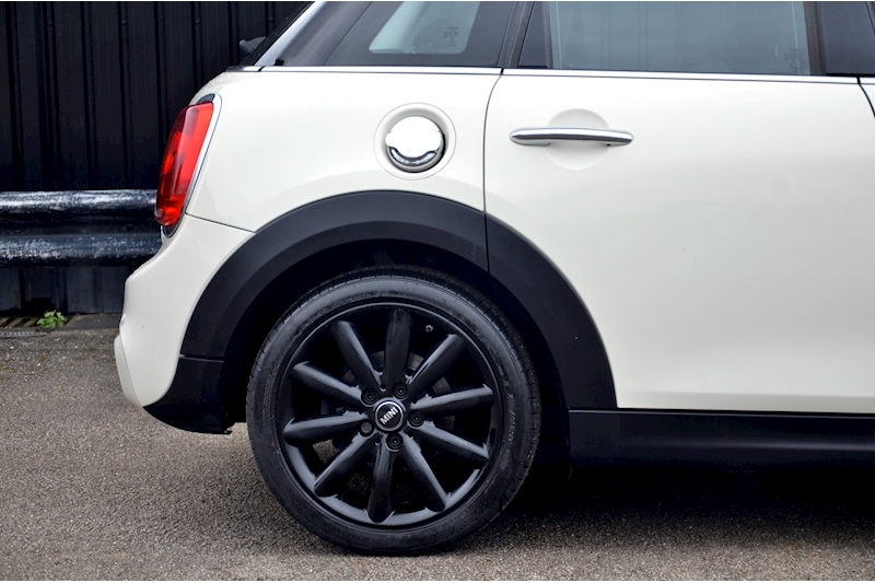 MINI Cooper SD 5dr CHILI Pack + Sat Nav + Visual Boost Radio + 1 Former Keeper Image 14