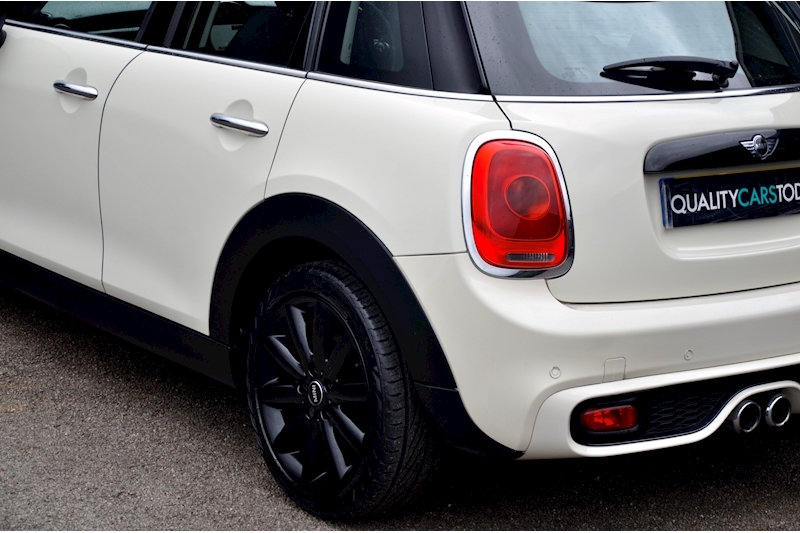 MINI Cooper SD 5dr CHILI Pack + Sat Nav + Visual Boost Radio + 1 Former Keeper Image 20