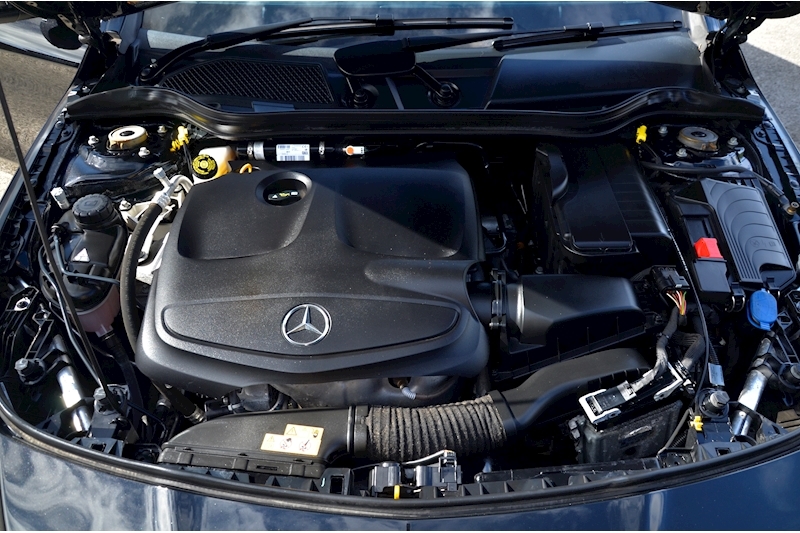 Mercedes-Benz CLA 250 AMG Sport 1 Former Keeper + Panoramic Roof + Just Serviced by MB Image 23