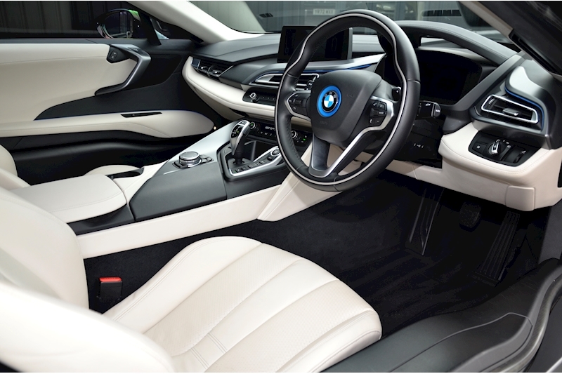 BMW i8 Full BMW Main Dealer History + Exceptional Spec and Condition Image 8
