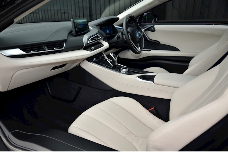 BMW i8 Full BMW Main Dealer History + Exceptional Spec and Condition Image 2