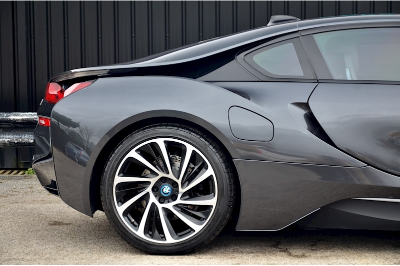 BMW i8 Full BMW Main Dealer History + Exceptional Spec and Condition Image 20