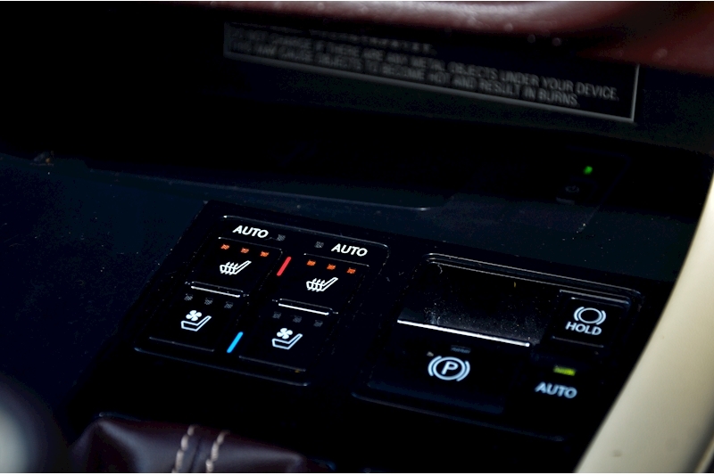 Lexus RX 450h 3.5 V6 Luxury SUV 5dr Petrol Hybrid CVT 4WD Euro 6 (s/s) (313 ps) Image 20
