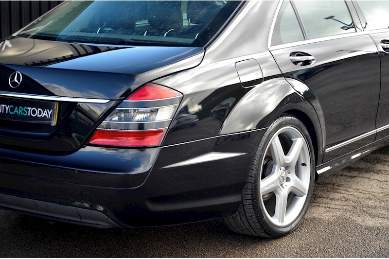 Mercedes-Benz S320 CDI AMG Bodystyling + AMG Wheels + Sunroof + Just Serviced by MB Image 14