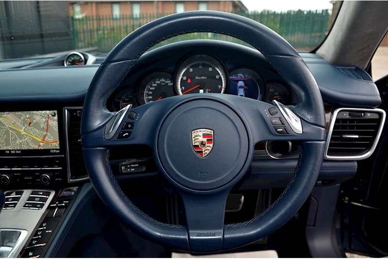 Porsche Panamera Turbo Rear Screens + PDCC + Huge Specification Image 19