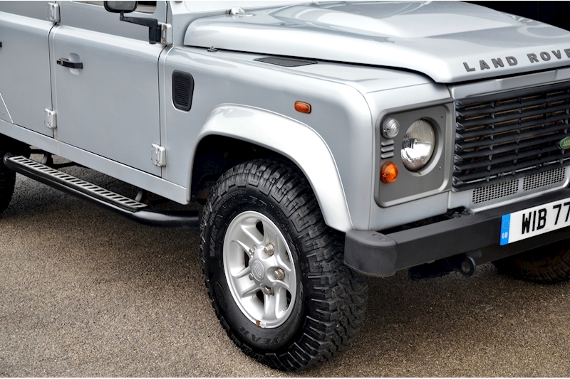 Land Rover Defender 110 Defender 110 2.4 Manual Image 14