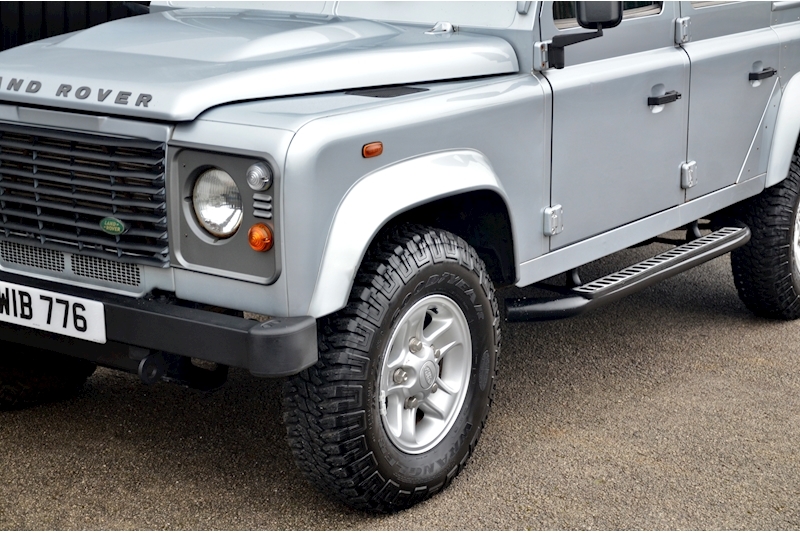 Land Rover Defender 110 Defender 110 2.4 Manual Image 19