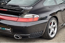 Porsche 911 Carrera 4S Manual Factory Aerokit + Sports Exhaust + Xenons + BOSE - Thumb 11