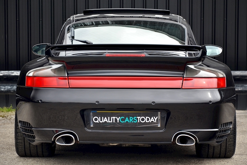 Porsche 911 Carrera 4S Manual Factory Aerokit + Sports Exhaust + Xenons + BOSE Image 4