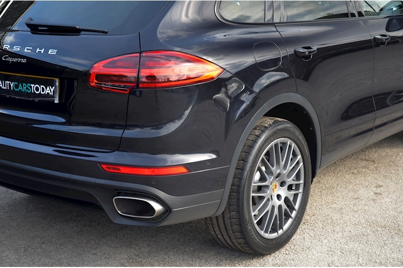 Porsche Cayenne D Cayenne D 3 5dr SUV Automatic Diesel Image 12