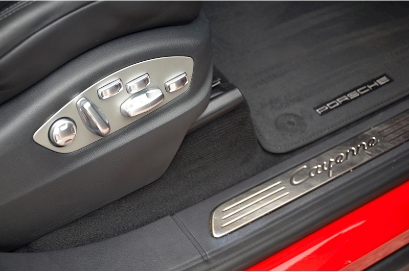 Porsche Cayenne D Full Porsche History + SportDesign Pack + Adaptive Sport Seats Image 28