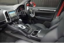Porsche Cayenne D Full Porsche History + SportDesign Pack + Adaptive Sport Seats - Thumb 8