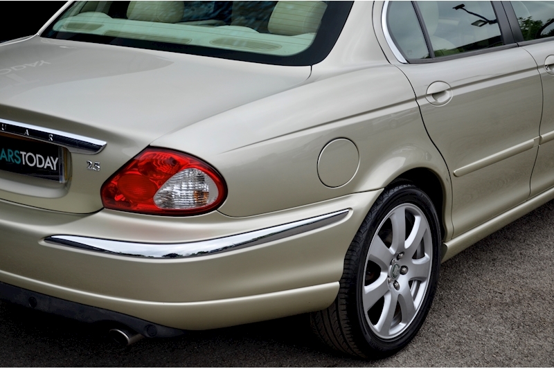 Jaguar X-Type 2.5 V6 SE AWD Automatic  + Rare Spec + Just Serviced by Jaguar Image 17