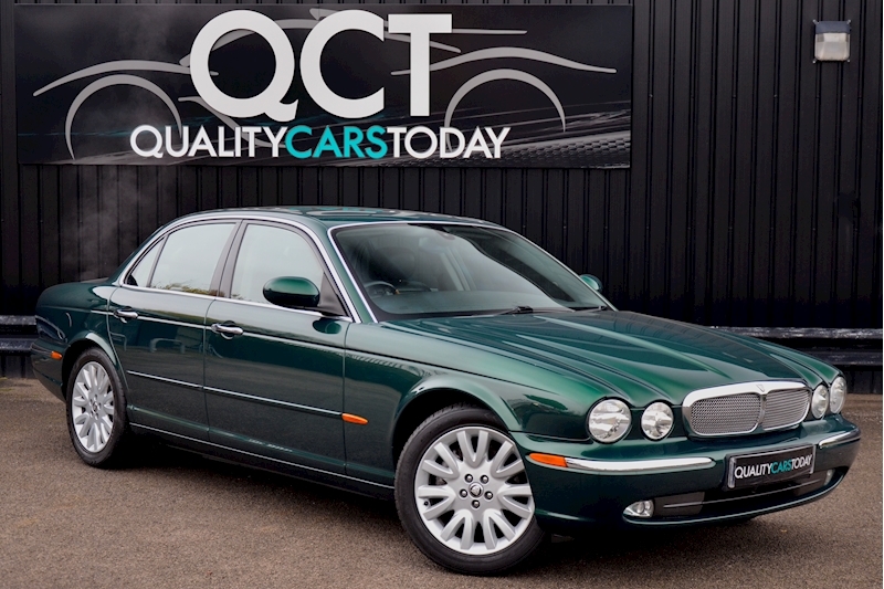 Jaguar XJ6 SE 3.0 V6 SE + Jaguar Racing Green + Previously Supplied by Ourselves Image 0