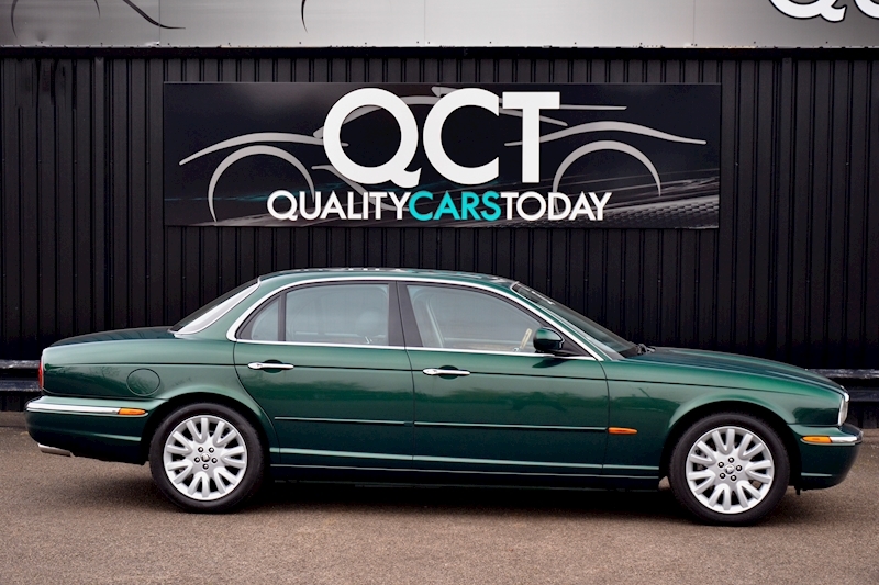 Jaguar XJ6 SE 3.0 V6 SE + Jaguar Racing Green + Previously Supplied by Ourselves Image 5