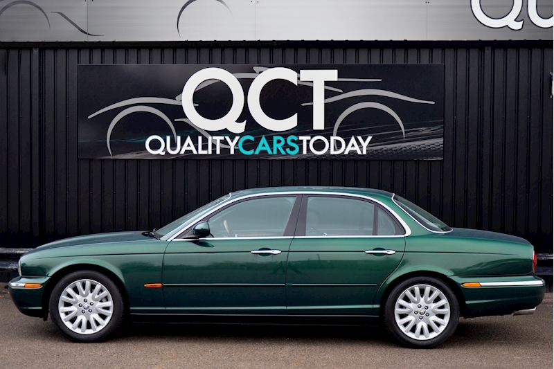 Jaguar XJ6 SE 3.0 V6 SE + Jaguar Racing Green + Previously Supplied by Ourselves Image 1