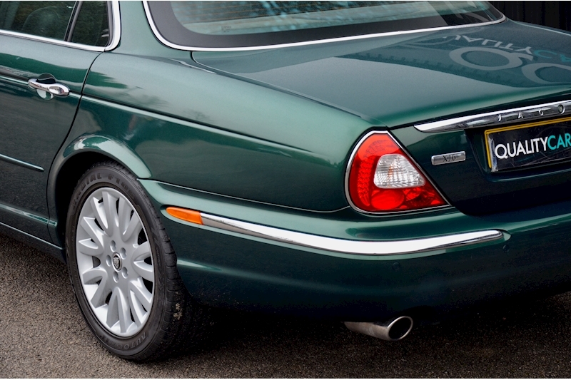 Jaguar XJ6 SE 3.0 V6 SE + Jaguar Racing Green + Previously Supplied by Ourselves Image 20