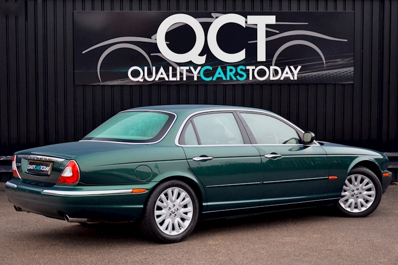 Jaguar XJ6 SE 3.0 V6 SE + Jaguar Racing Green + Previously Supplied by Ourselves Image 9