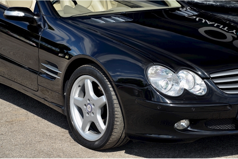 Mercedes-Benz SL 350 Panoramic Roof + AMG Wheels + BOSE + Black Ash Wood Image 15