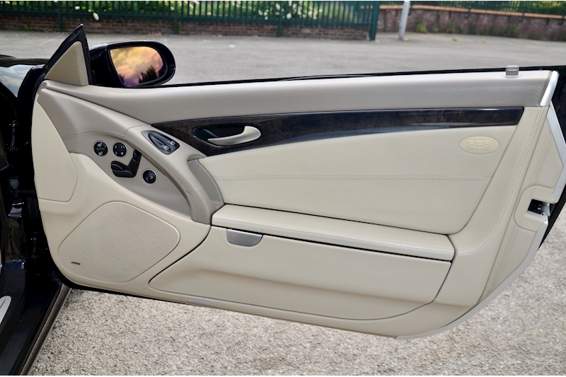 Mercedes-Benz SL 350 Panoramic Roof + AMG Wheels + BOSE + Black Ash Wood Image 20