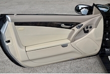 Mercedes-Benz SL 350 Panoramic Roof + AMG Wheels + BOSE + Black Ash Wood - Thumb 39