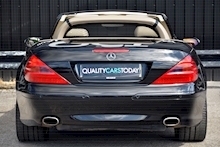 Mercedes-Benz SL 350 Panoramic Roof + AMG Wheels + BOSE + Black Ash Wood - Thumb 4