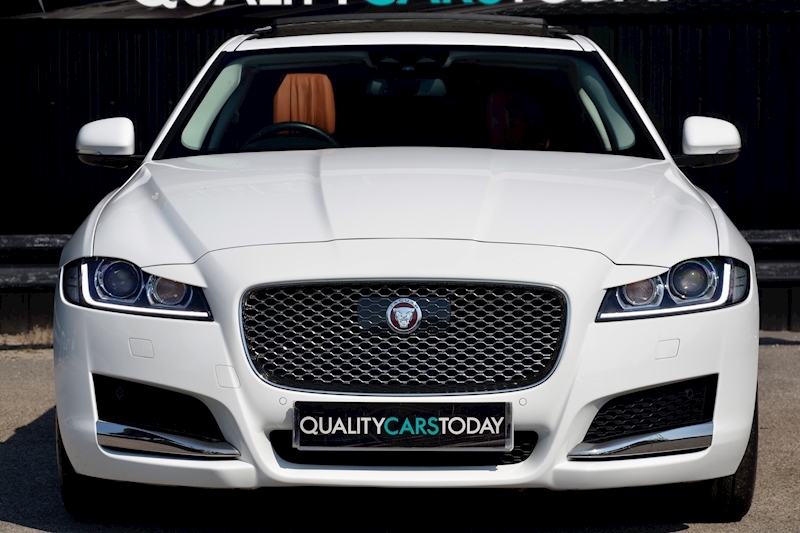 Jaguar XF Portfolio Panoramic Roof + Adaptive Cruise + 1 Driver from New + Full Jaguar Dealer History Image 4