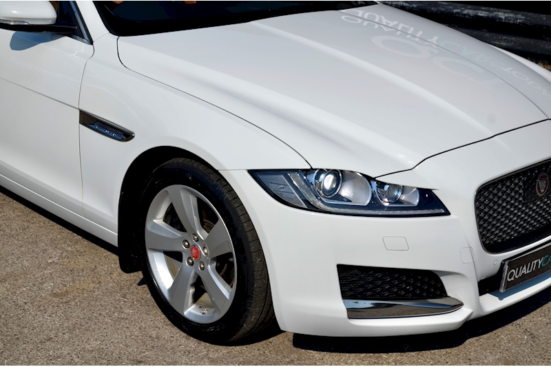 Jaguar XF Portfolio Panoramic Roof + Adaptive Cruise + 1 Driver from New + Full Jaguar Dealer History Image 20