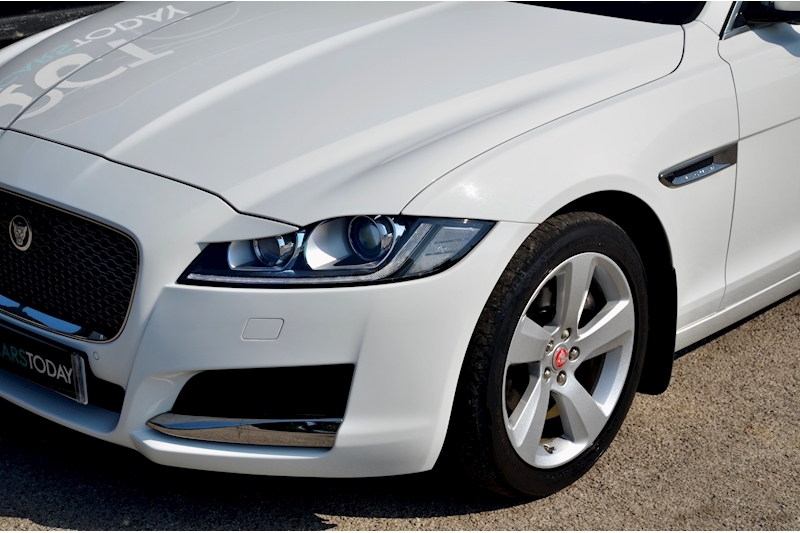 Jaguar XF Portfolio Panoramic Roof + Adaptive Cruise + 1 Driver from New + Full Jaguar Dealer History Image 21