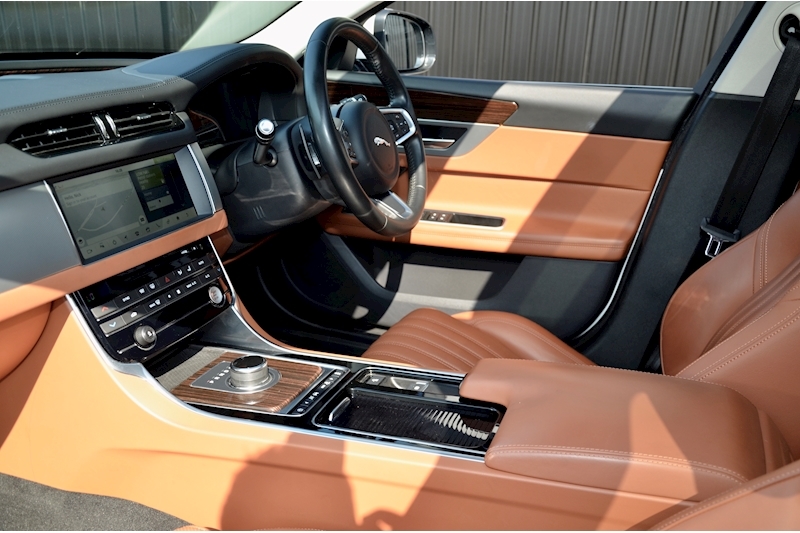 Jaguar XF Portfolio Panoramic Roof + Adaptive Cruise + 1 Driver from New + Full Jaguar Dealer History Image 6