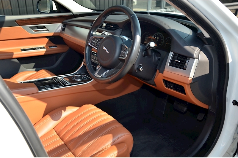 Jaguar XF Portfolio Panoramic Roof + Adaptive Cruise + 1 Driver from New + Full Jaguar Dealer History Image 8