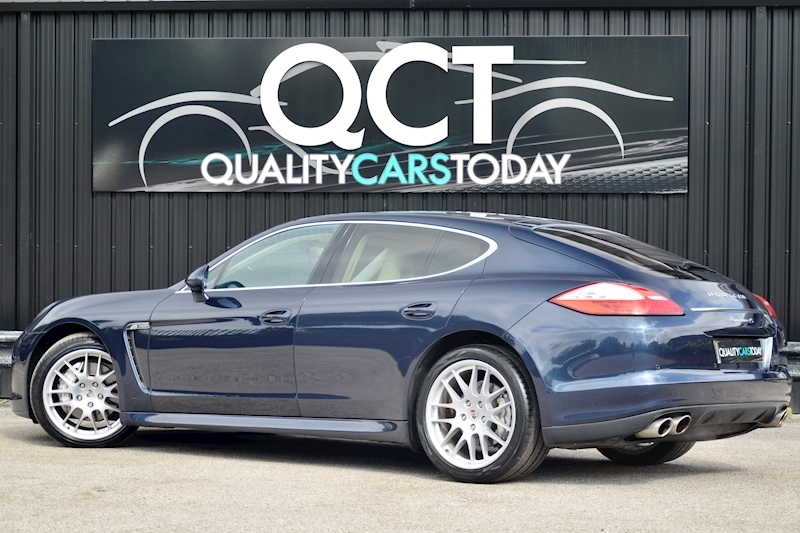 Porsche Panamera 4.8 V8 4S Hatchback 5dr Petrol PDK 4WD Euro 5 (s/s) (400 ps) Image 1