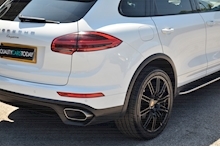 Porsche Cayenne Panoramic Roof + Air Suspension + Over £15k in Cost Options - Thumb 12
