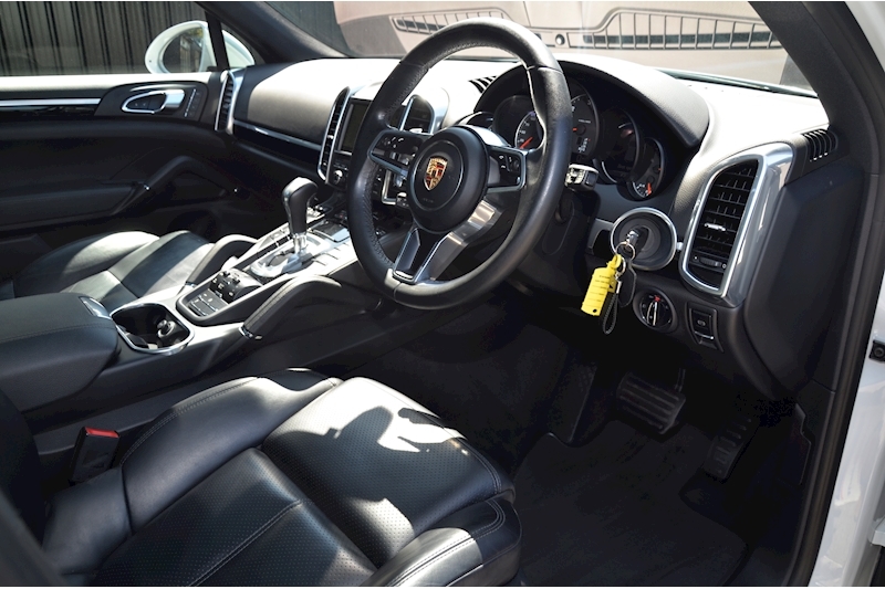 Porsche Cayenne Panoramic Roof + Air Suspension + Over £15k in Cost Options Image 5