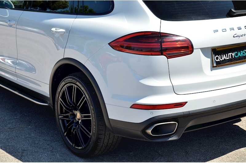 Porsche Cayenne Panoramic Roof + Air Suspension + Over £15k in Cost Options Image 32