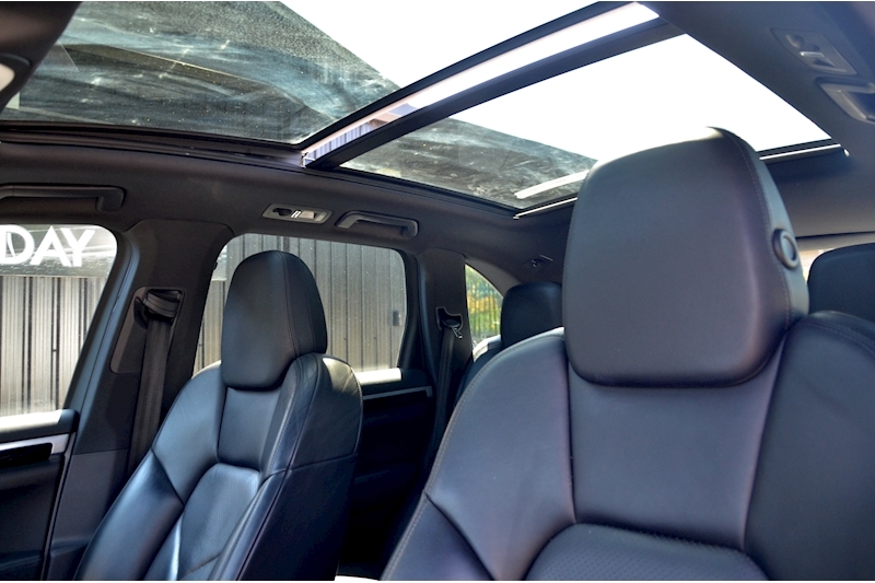 Porsche Cayenne Panoramic Roof + Air Suspension + Over £15k in Cost Options Image 38