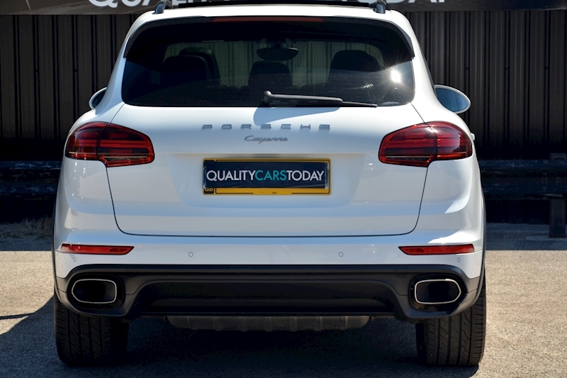 Porsche Cayenne Panoramic Roof + Air Suspension + Over £15k in Cost Options Image 4