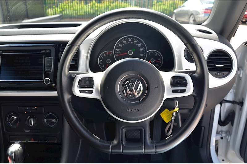 Volkswagen Beetle 1.2 TSI Design DSG 1 Former Keeper + Full Service History + DSG Automatic Image 14