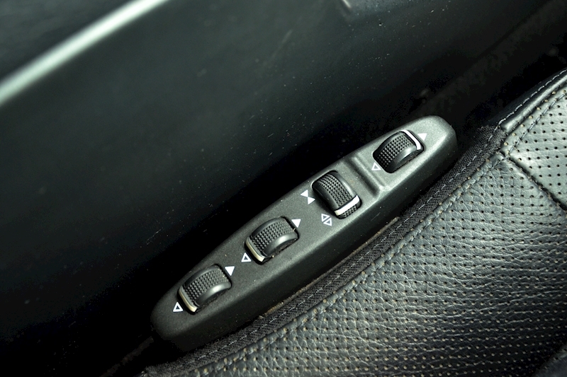 Mercedes-Benz G350 V6 CDI Designo Graphite + MB Rear Screens Image 24