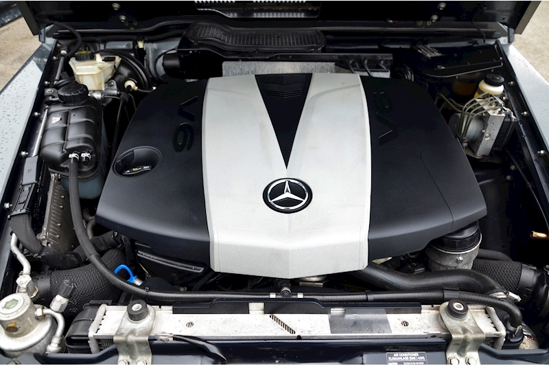 Mercedes-Benz G350 V6 CDI Designo Graphite + MB Rear Screens Image 36
