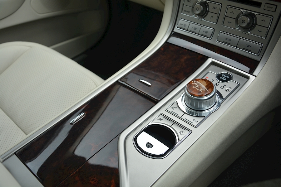 Jaguar Xf Xf V6 Premium Luxury 3.0 4dr Saloon Automatic Diesel Image 32
