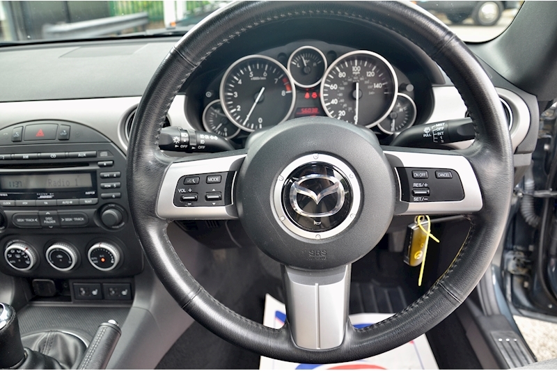 Mazda MX-5 Sport Tech Roadster + Heated Leather + LSD + BOSE Image 15