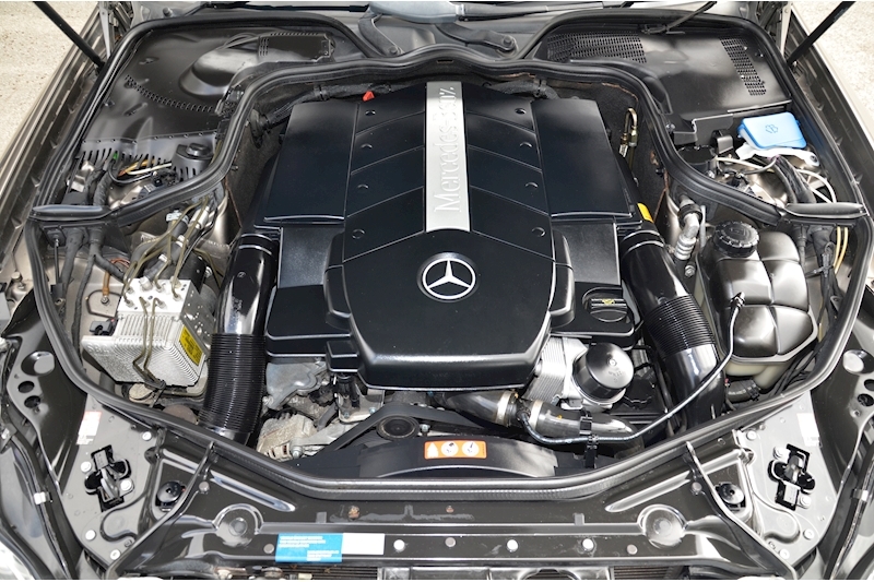 Mercedes-Benz CLS 500 Huge Rare Spec + Nappa + Sunroof + Harmon Kardon + Keyless Go Image 37