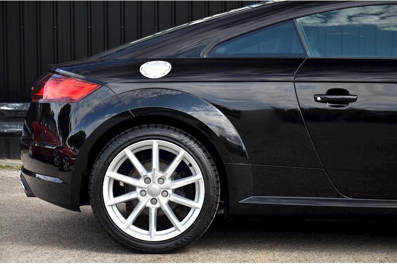 Audi TT 2.0 TDI Ultra Sport 1 Former Keeper + Mythos Black + Virtual Dash Image 17