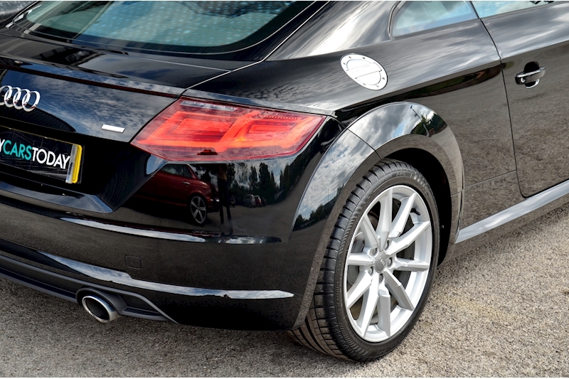 Audi TT 2.0 TDI Ultra Sport 1 Former Keeper + Mythos Black + Virtual Dash Image 16