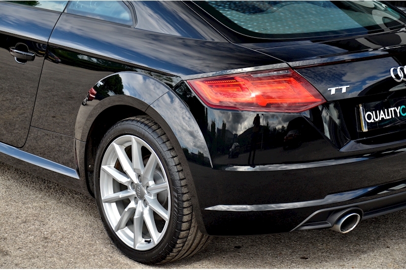 Audi TT 2.0 TDI Ultra Sport 1 Former Keeper + Mythos Black + Virtual Dash Image 23