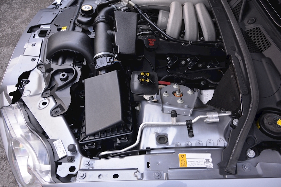 Jaguar Xf Xf V6 Luxury 3.0 4dr Saloon Automatic Petrol Image 34