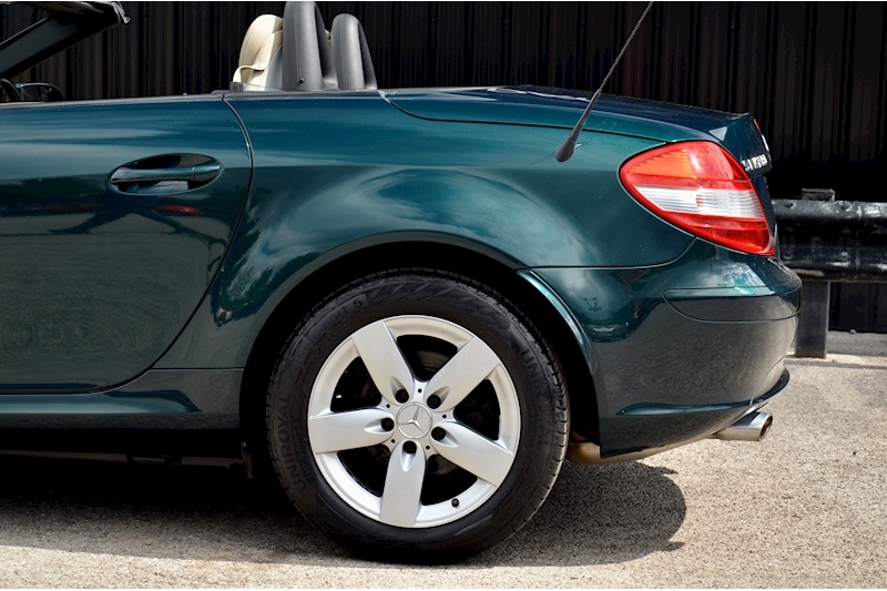 Mercedes-Benz SLK 280 Rare Andradite Green Metallic + Air Scarf + 1 Former Keeper Image 20