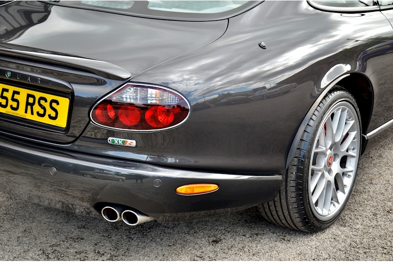 Jaguar XKR-S 